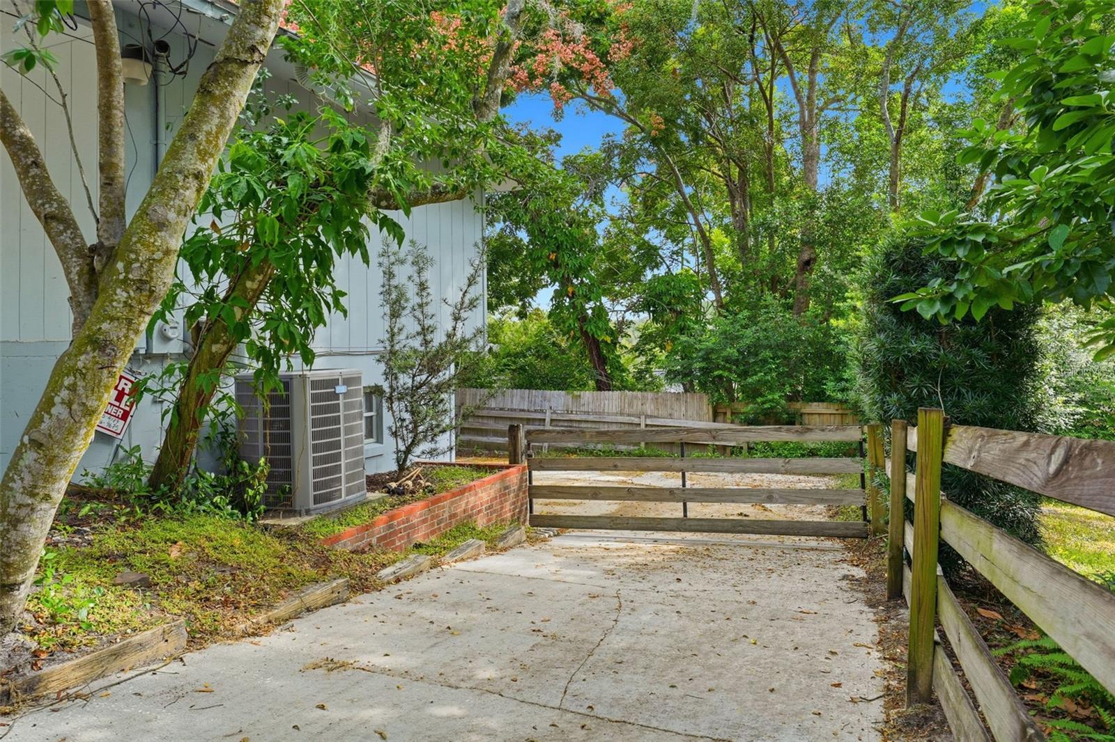 Image 62 of 83 For 1920 Normandy Drive