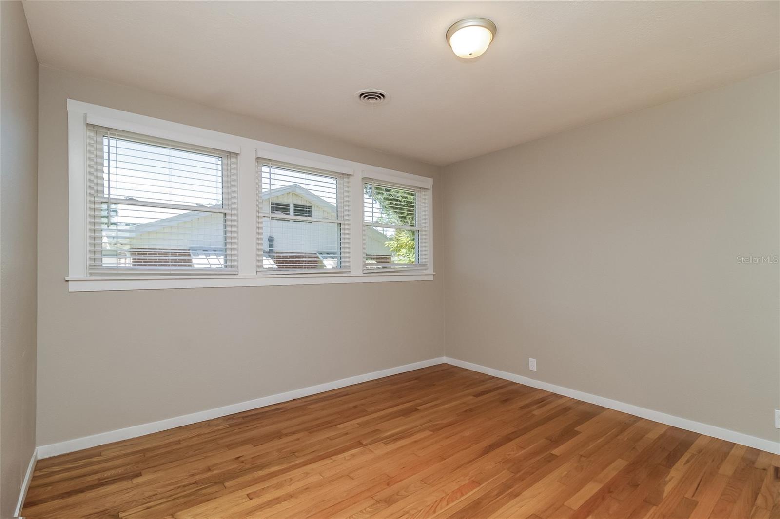 Image 11 of 18 For 840 Florida Avenue