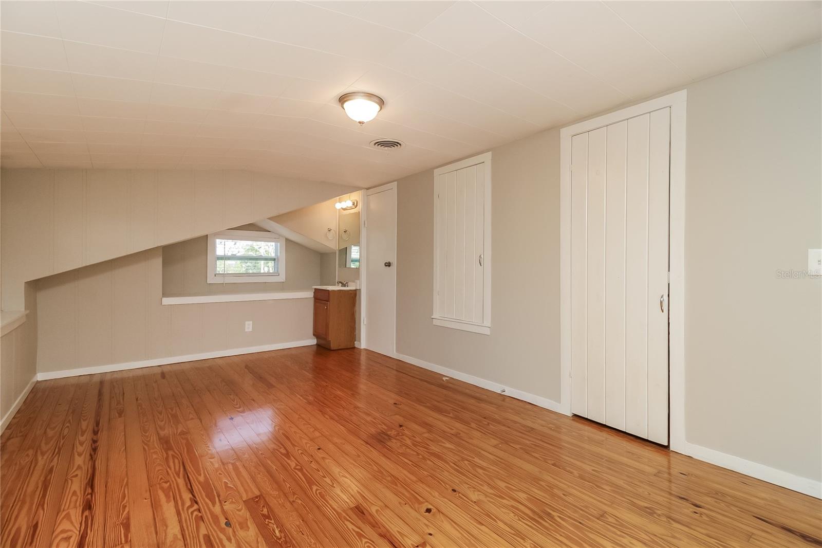 Image 8 of 18 For 840 Florida Avenue