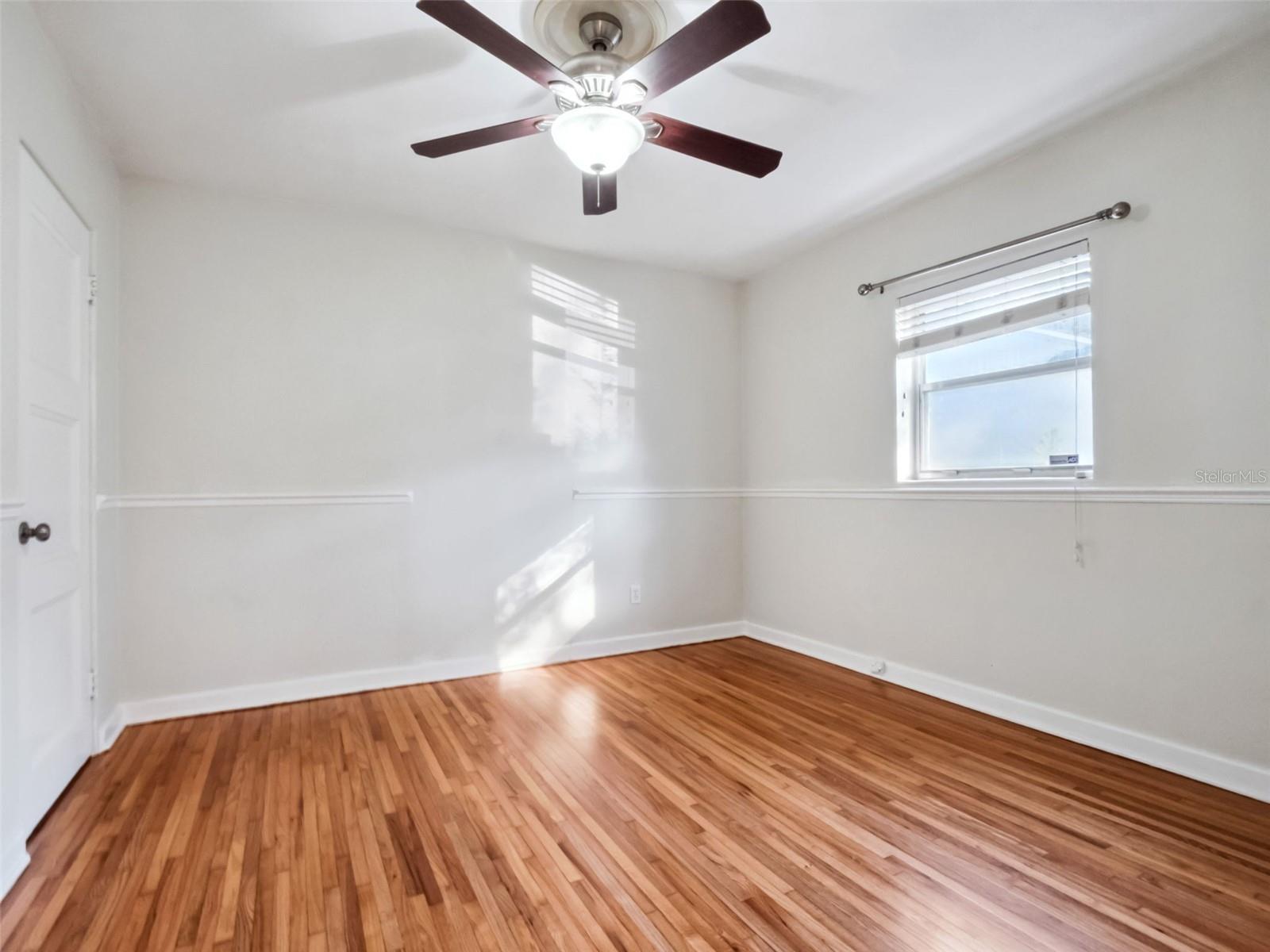 Image 20 of 27 For 1725 Oakmont Lane