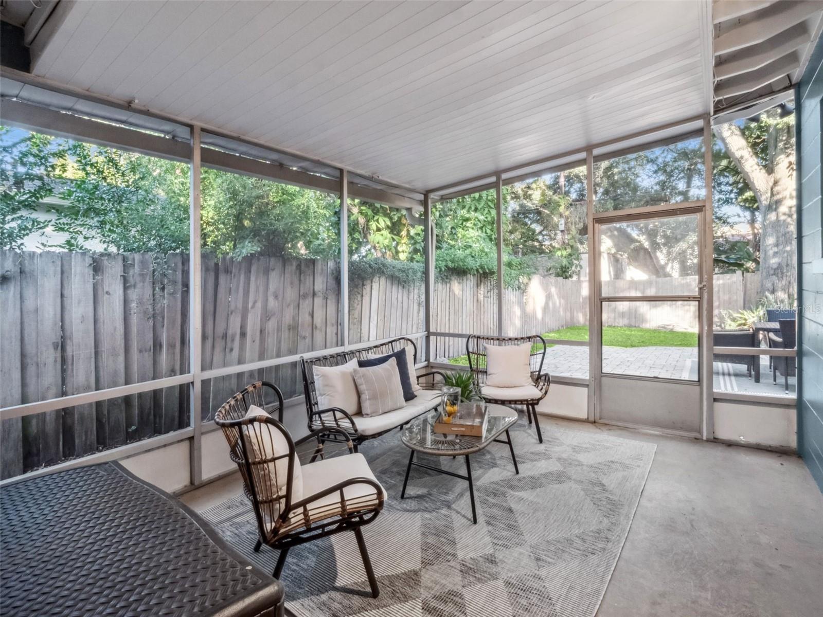 Image 21 of 27 For 1725 Oakmont Lane