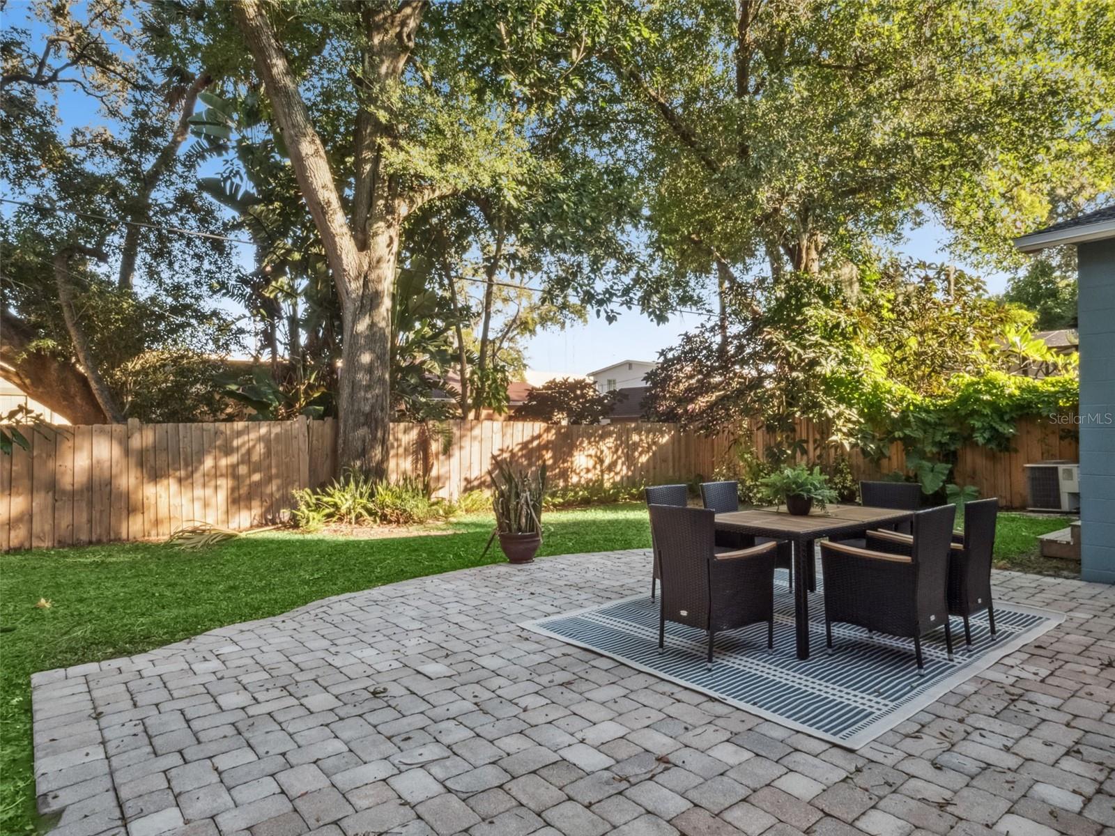 Image 23 of 27 For 1725 Oakmont Lane