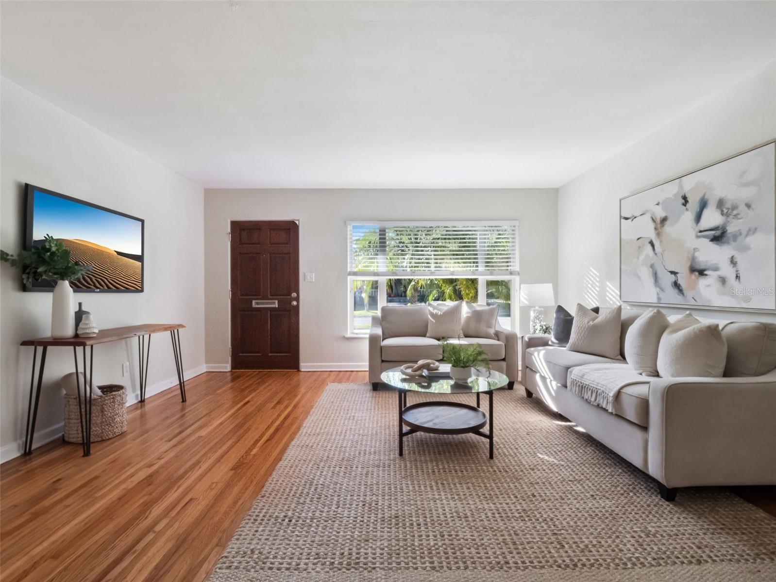 Image 3 of 27 For 1725 Oakmont Lane