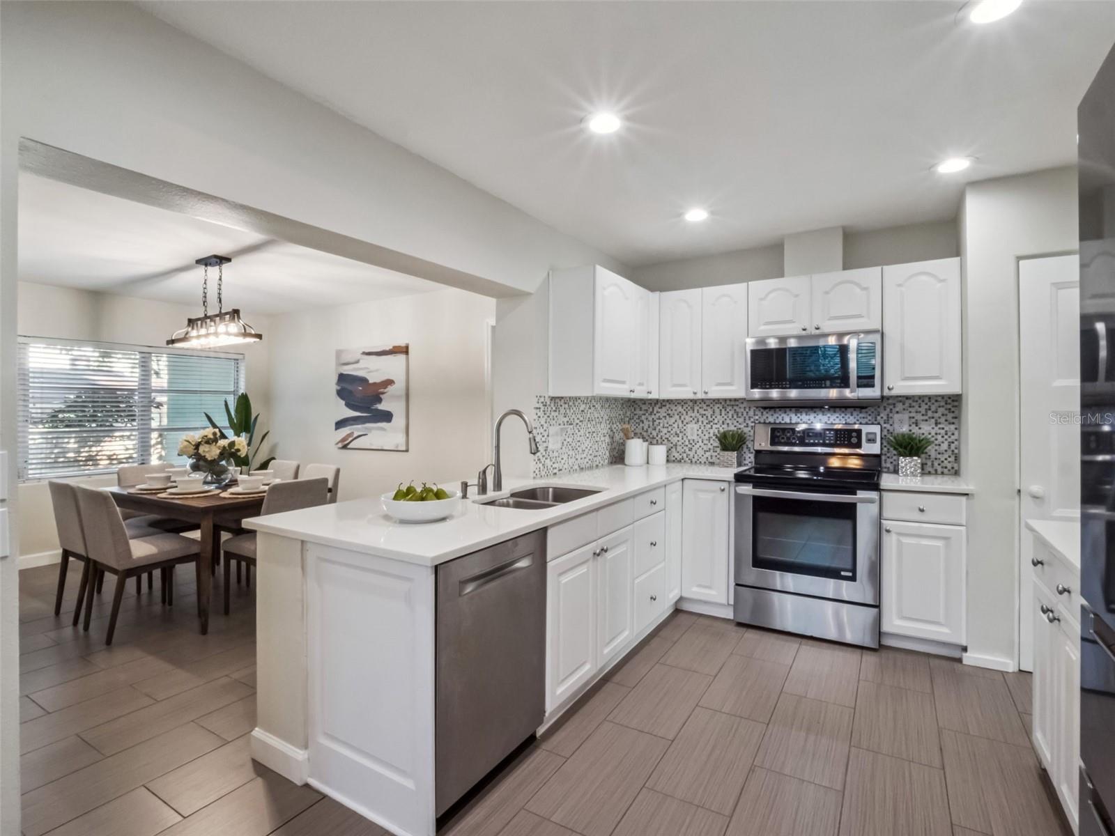 Image 5 of 27 For 1725 Oakmont Lane