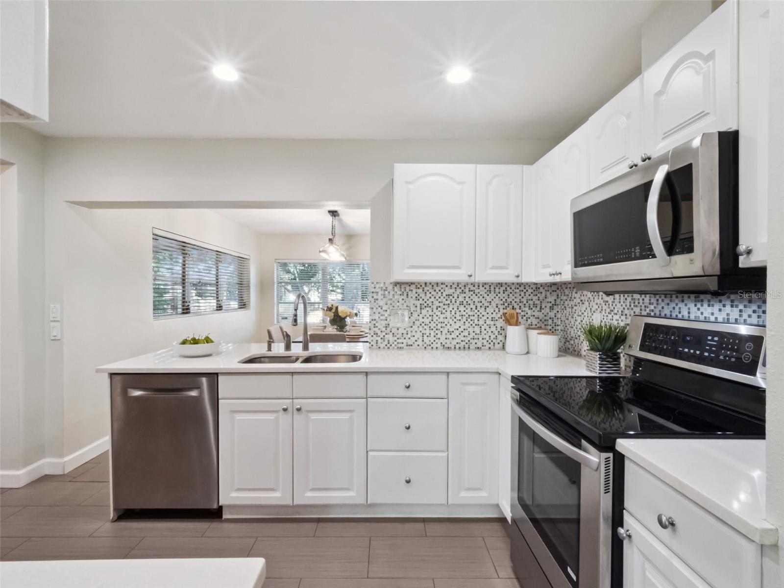 Image 6 of 27 For 1725 Oakmont Lane