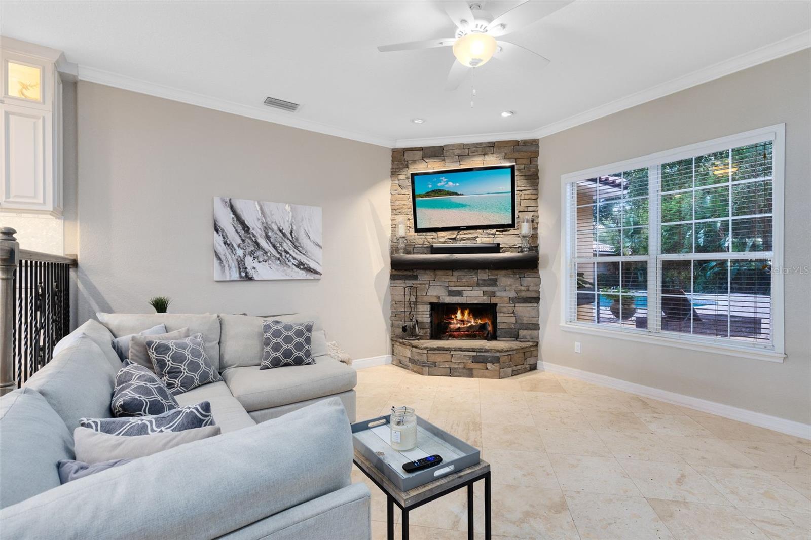 Image 12 of 67 For 1033 Oxford Street