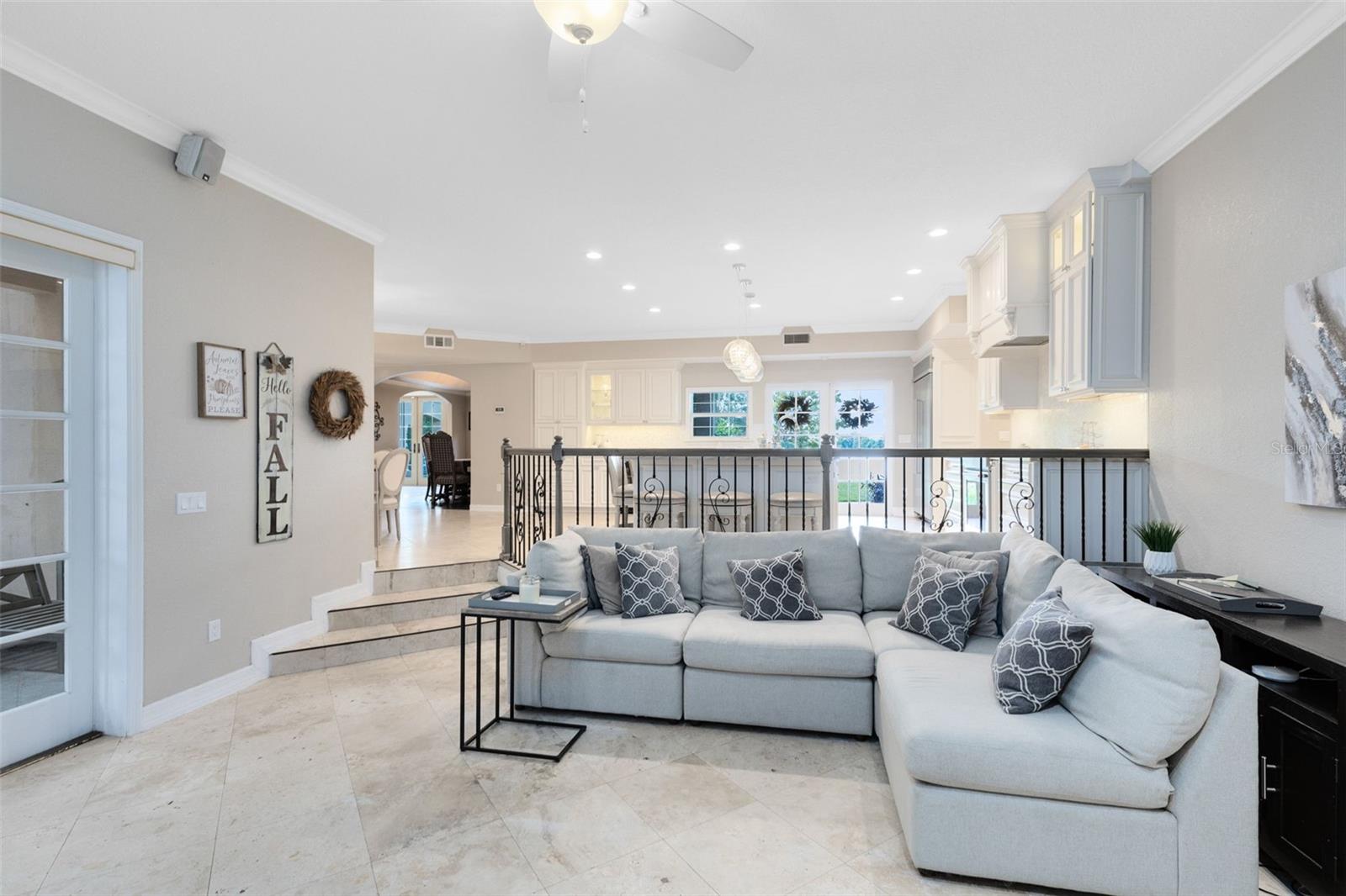 Image 13 of 67 For 1033 Oxford Street