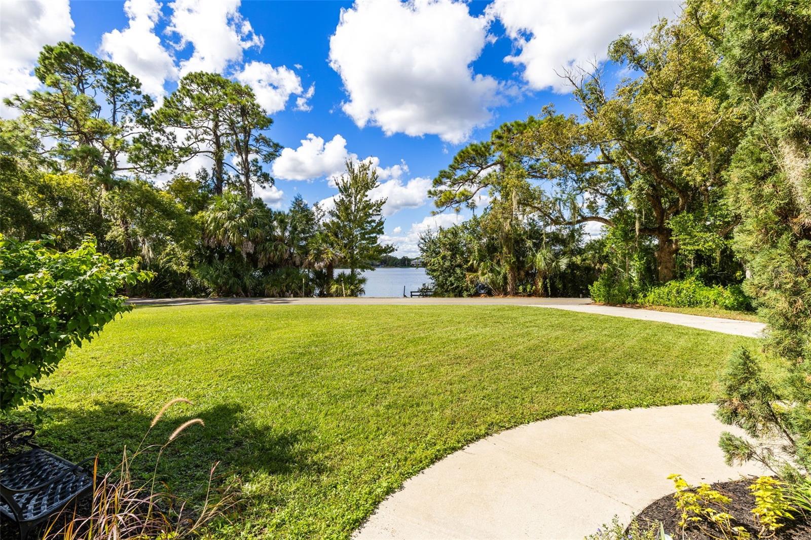 Image 16 of 67 For 1033 Oxford Street