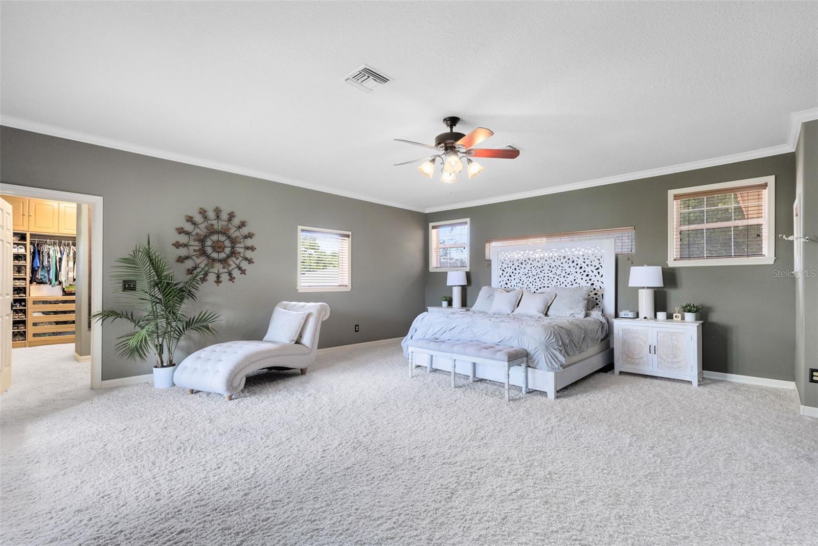 Image 21 of 67 For 1033 Oxford Street