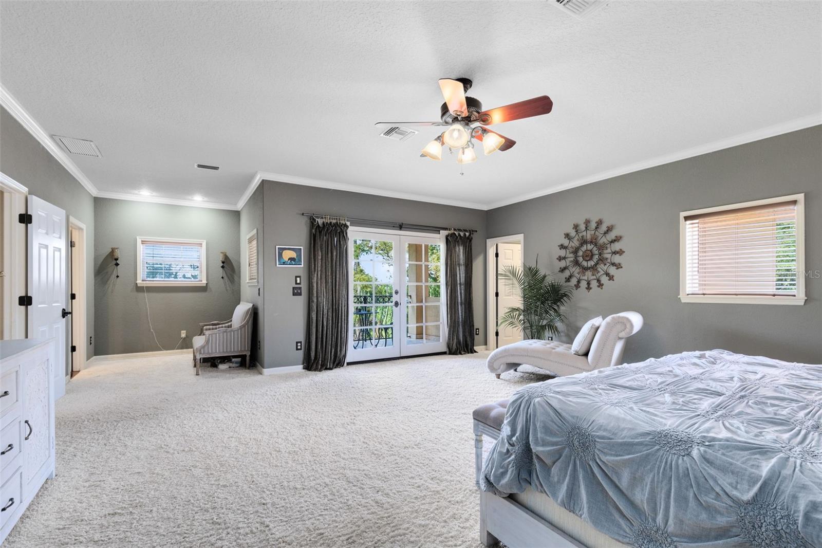 Image 22 of 67 For 1033 Oxford Street