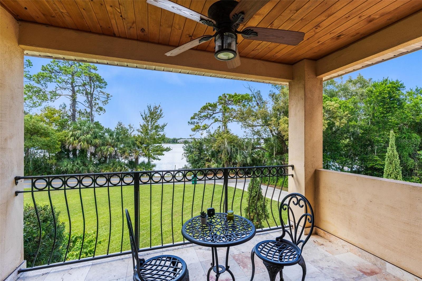 Image 24 of 67 For 1033 Oxford Street