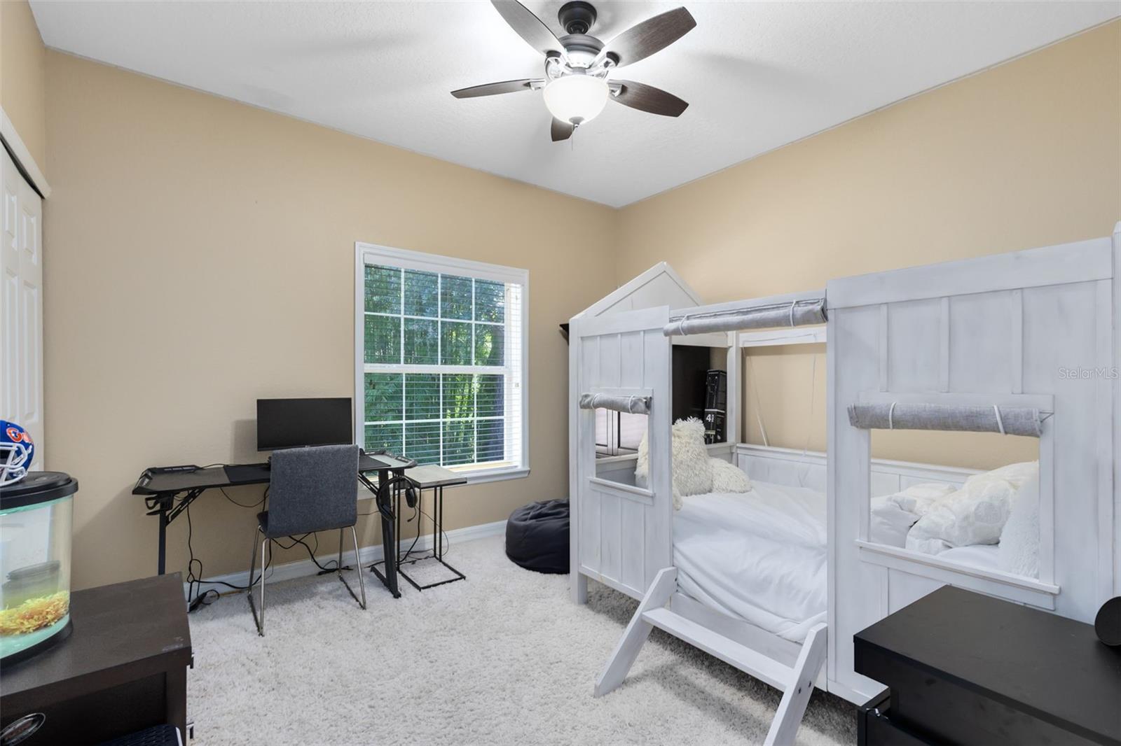 Image 32 of 67 For 1033 Oxford Street