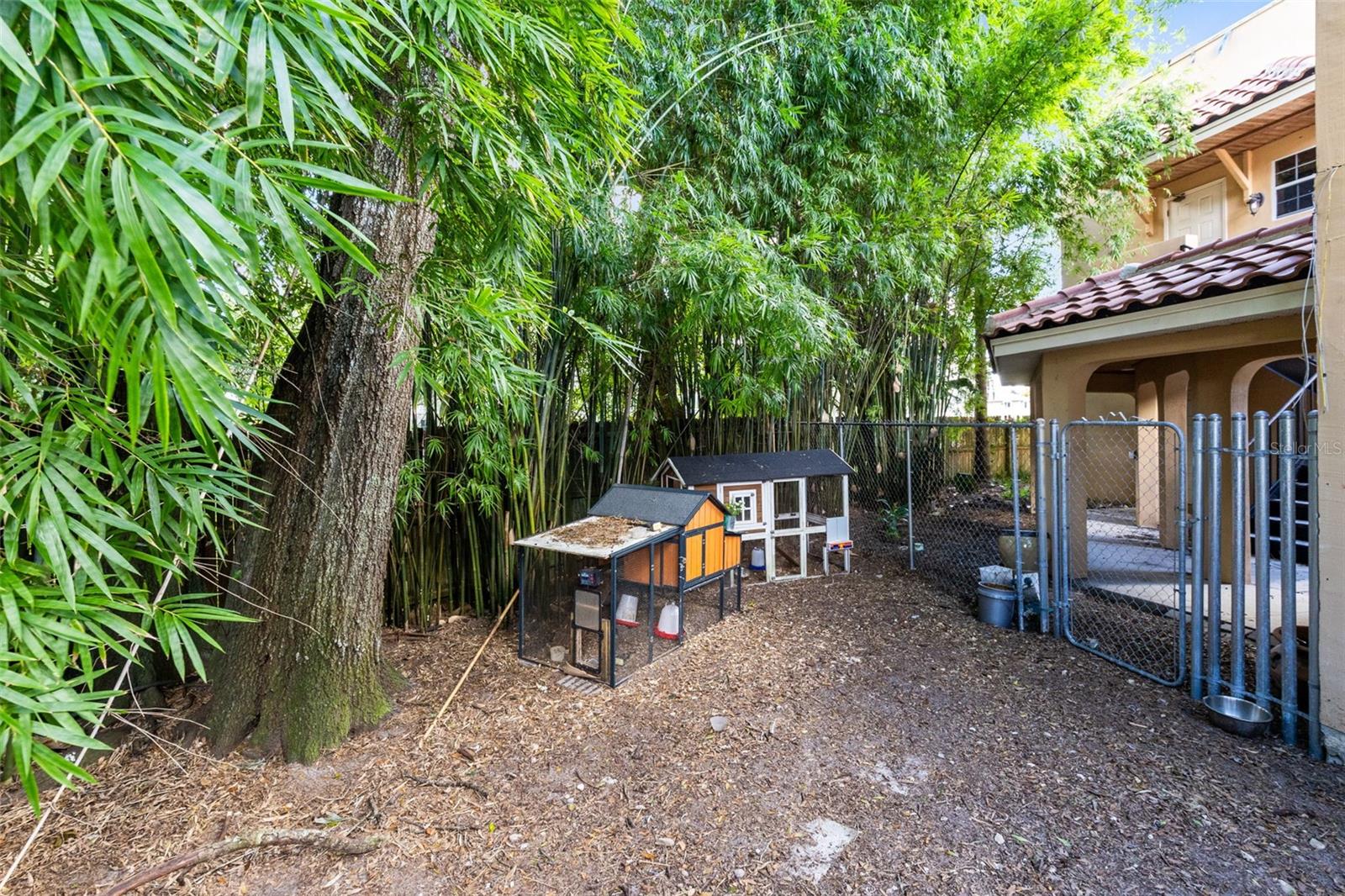 Image 43 of 67 For 1033 Oxford Street