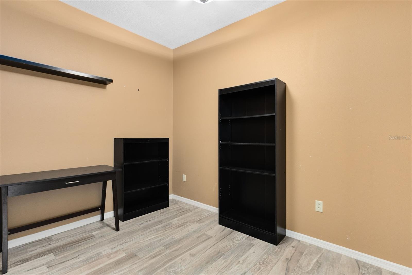 Image 46 of 67 For 1033 Oxford Street