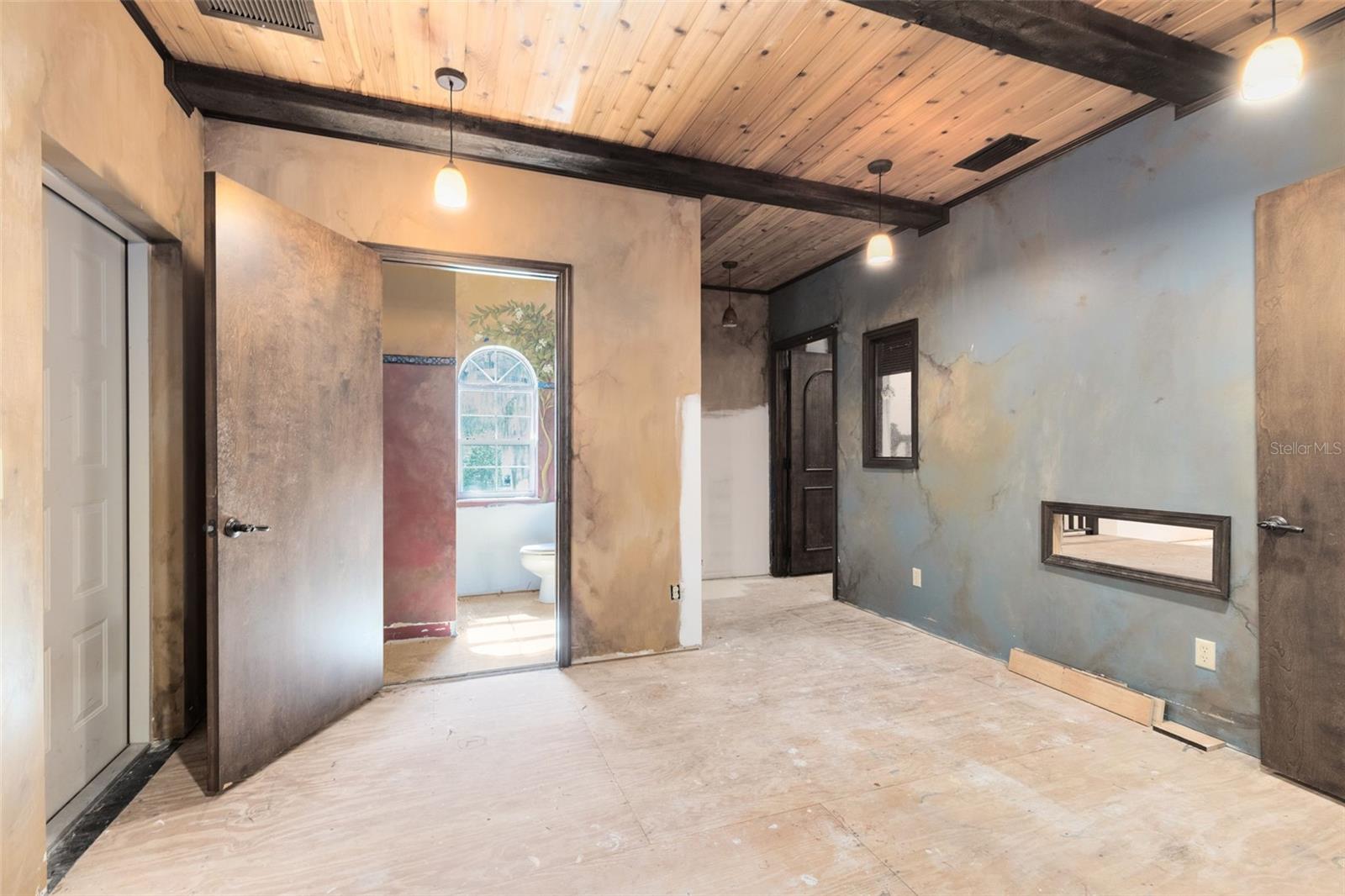 Image 49 of 67 For 1033 Oxford Street