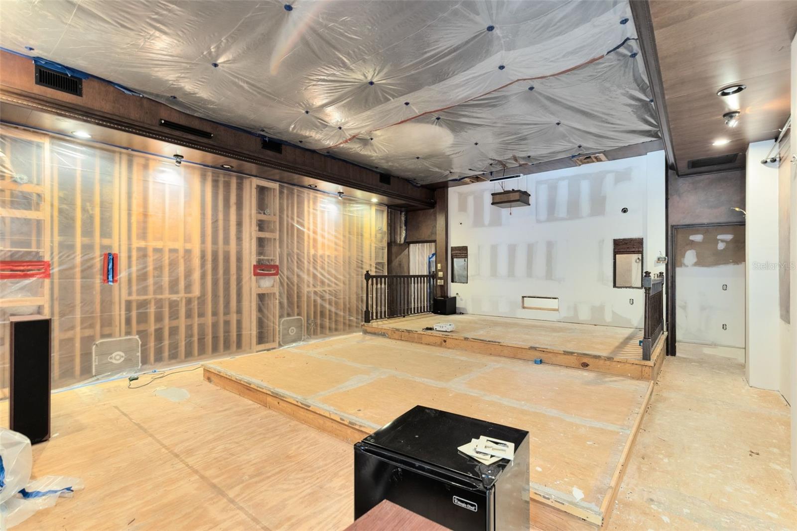 Image 54 of 67 For 1033 Oxford Street