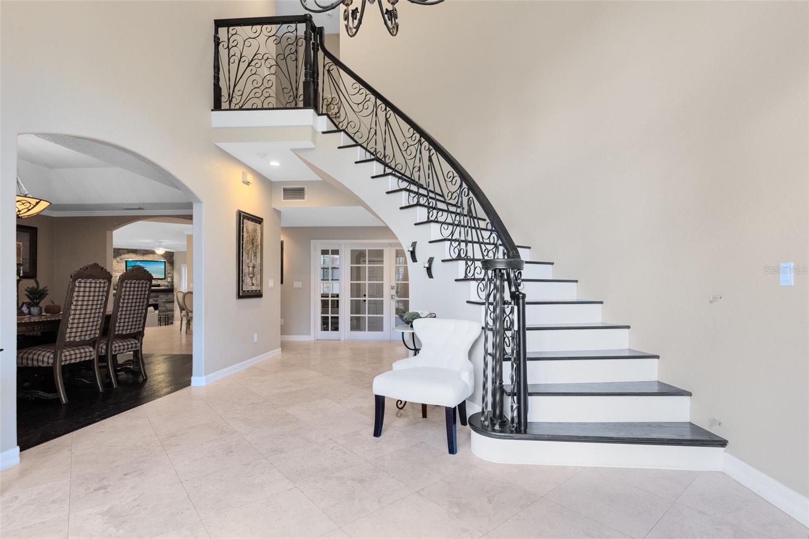 Image 7 of 67 For 1033 Oxford Street