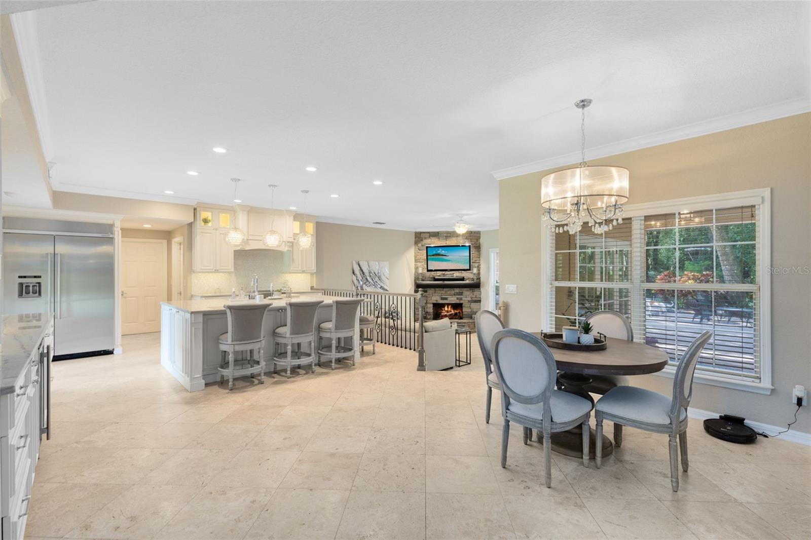 Image 8 of 67 For 1033 Oxford Street