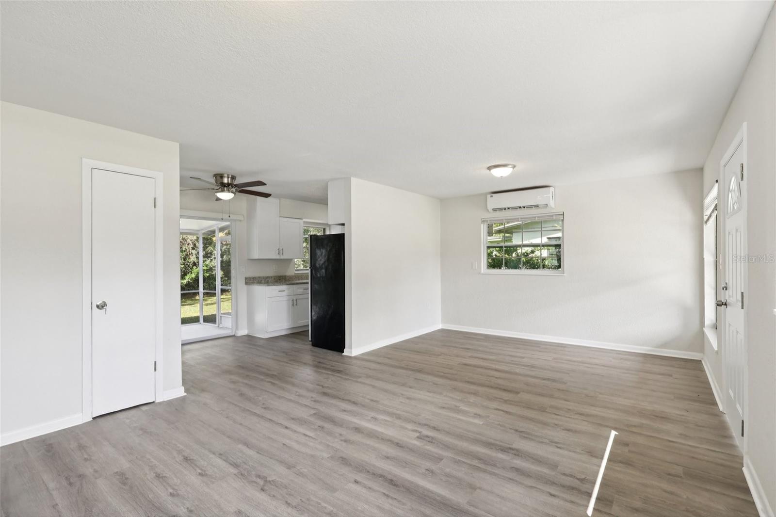 Image 6 of 22 For 442 Fanfair Avenue