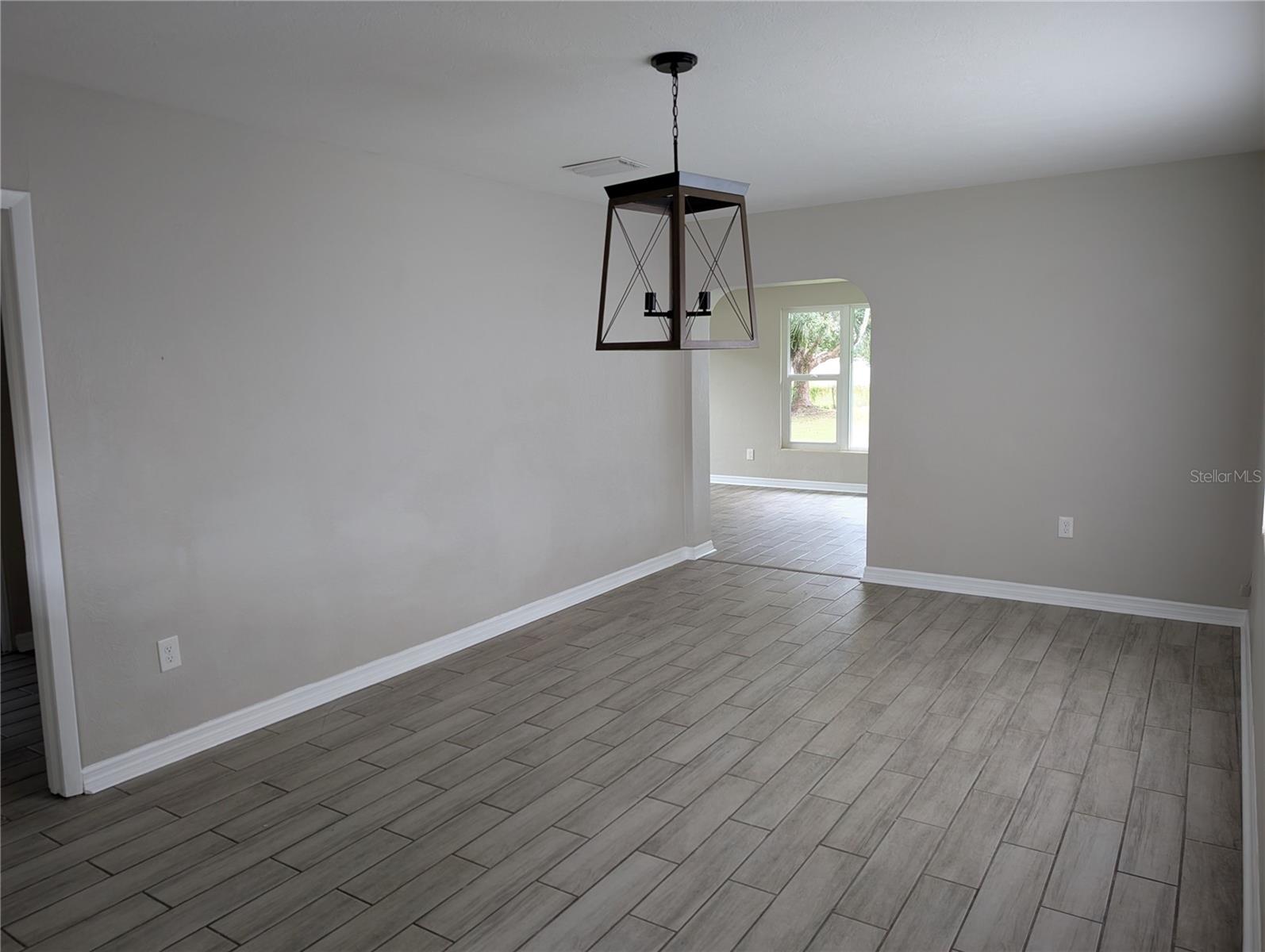 Image 6 of 18 For 5801 Chipola Circle