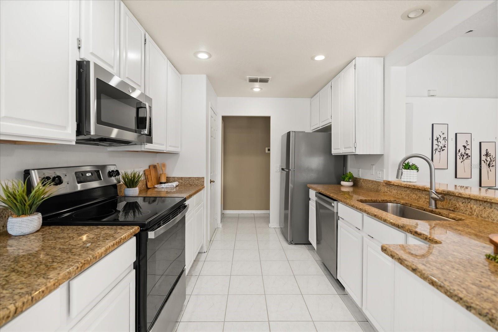 Image 12 of 27 For 2117 Saint Andrews Circle