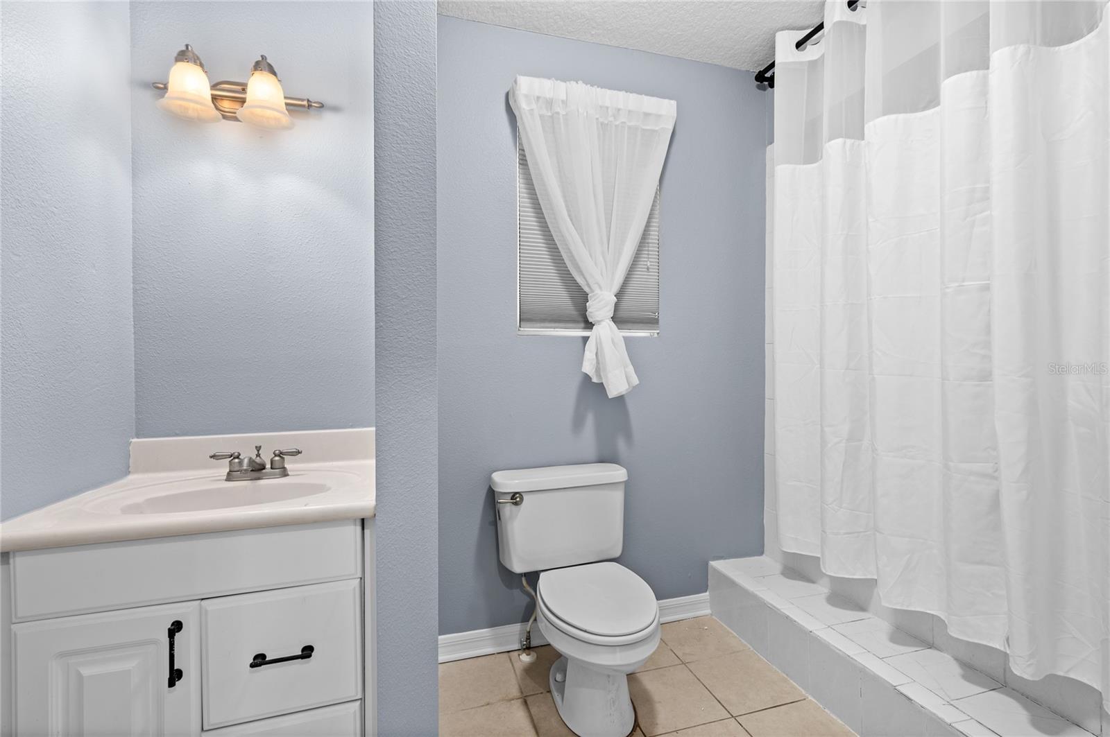 Image 21 of 31 For 618 Mellonville Avenue