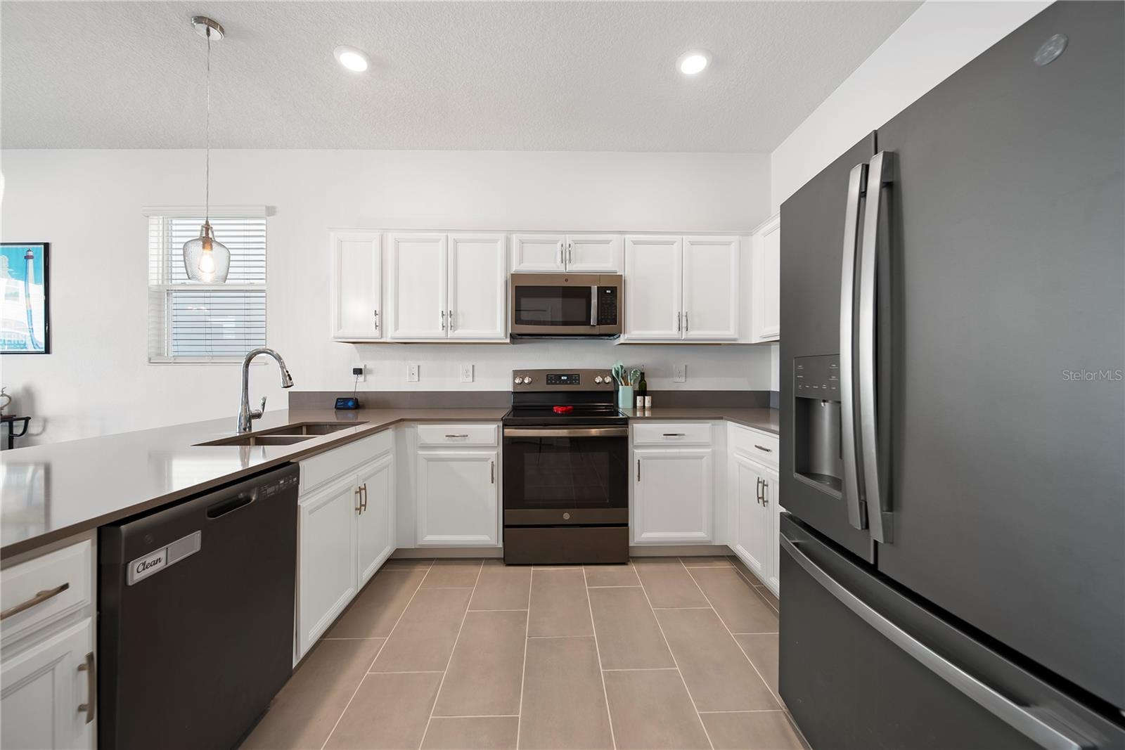 Image 3 of 25 For 7629 Danube Road