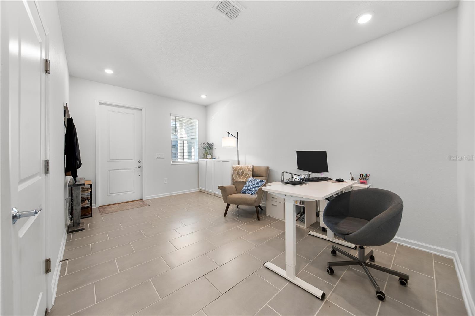 Image 4 of 25 For 7629 Danube Road