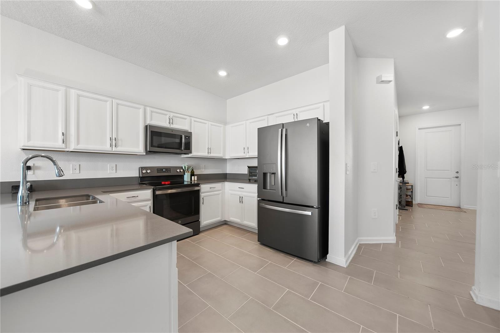 Image 6 of 25 For 7629 Danube Road