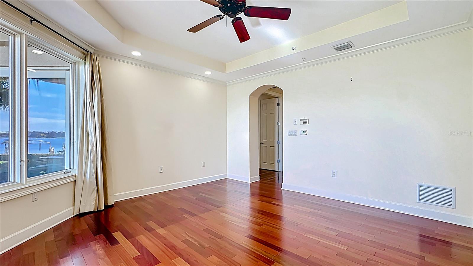 Image 27 of 65 For 660 Osceola Avenue 101