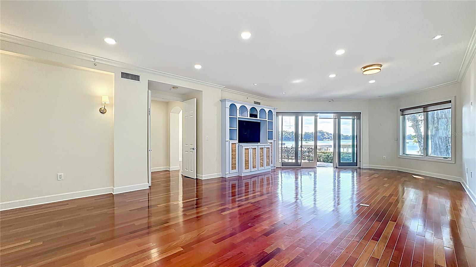 Image 5 of 65 For 660 Osceola Avenue 101