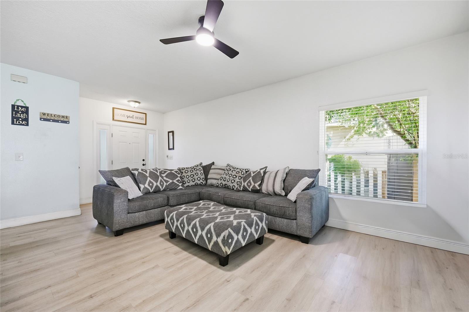 Image 8 of 33 For 5346 Cona Reef Court