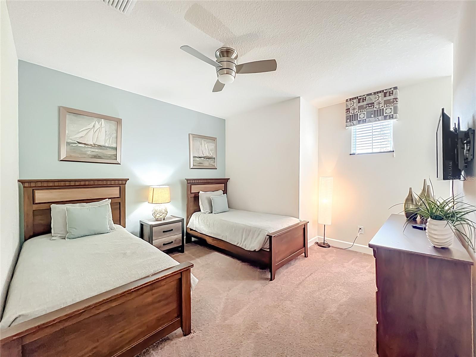 Image 11 of 27 For 17401 Serenidad Blvd