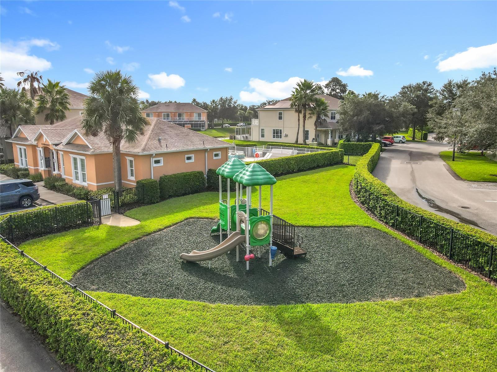 Image 24 of 27 For 17401 Serenidad Blvd