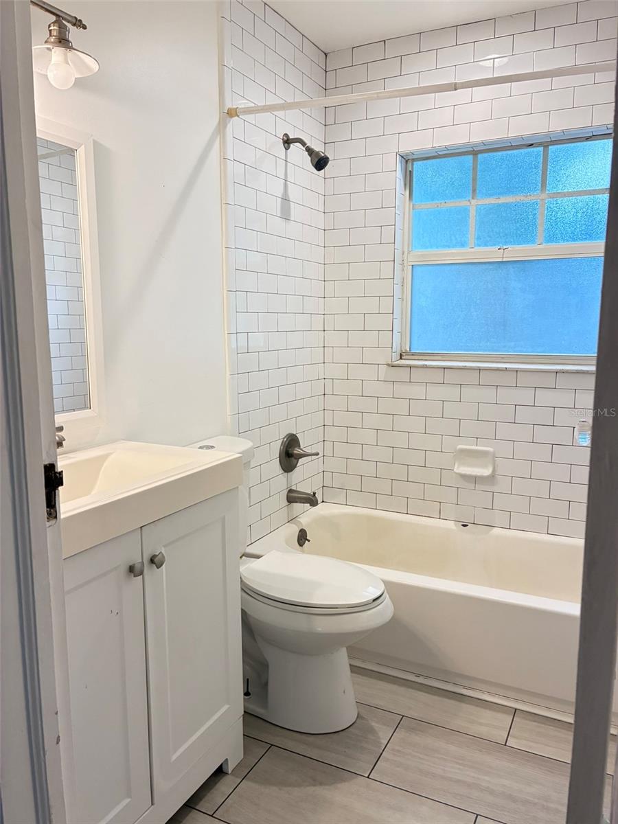 Image 11 of 19 For 604 Princeton Street