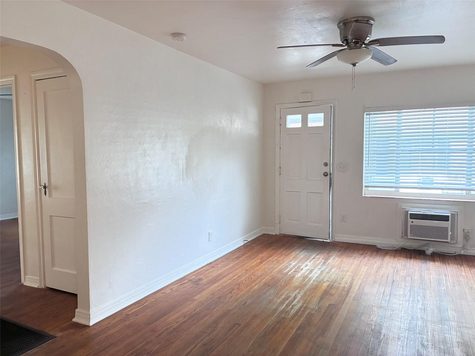 Image 8 of 19 For 604 Princeton Street