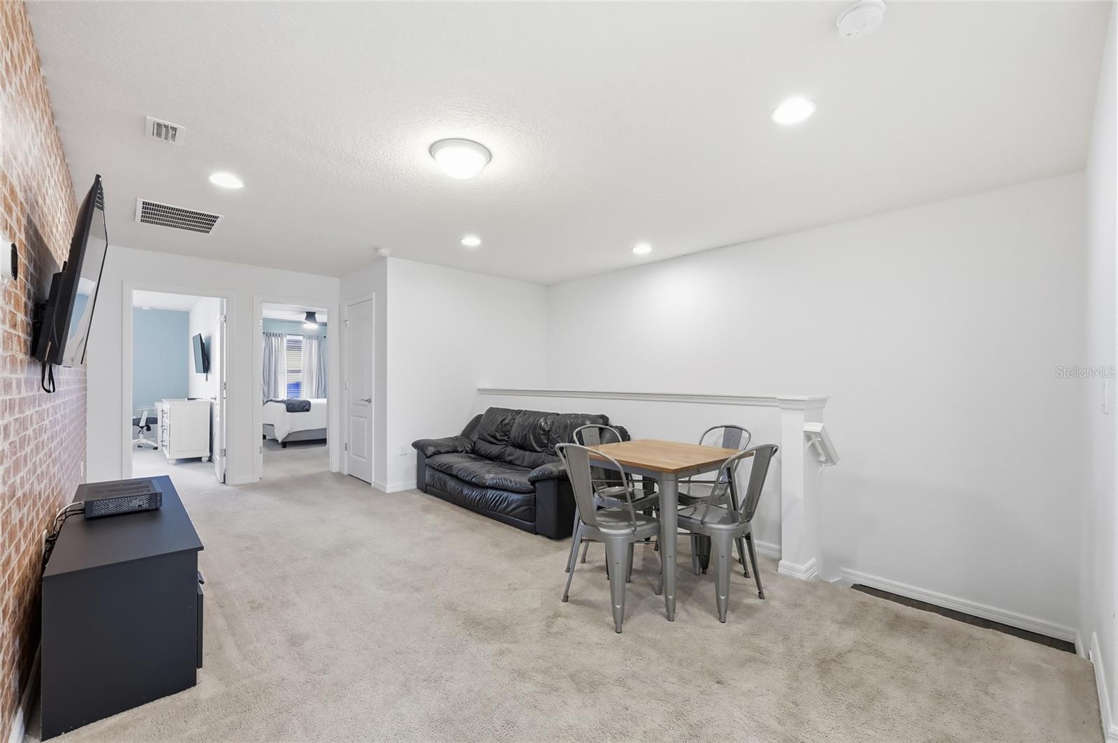 Image 17 of 40 For 8929 Sydney Avenue