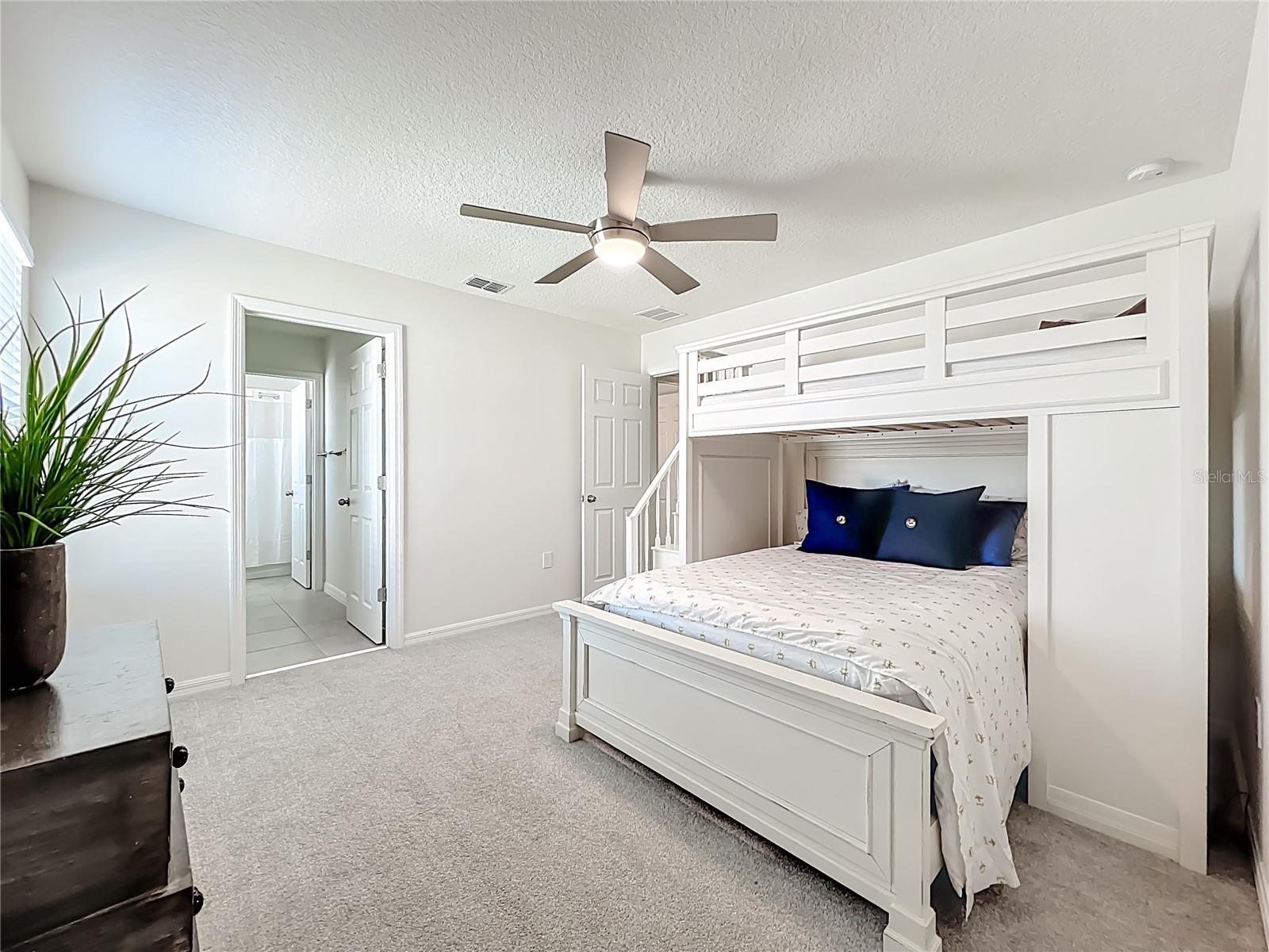 Image 35 of 76 For 16329 Prairie School Drive