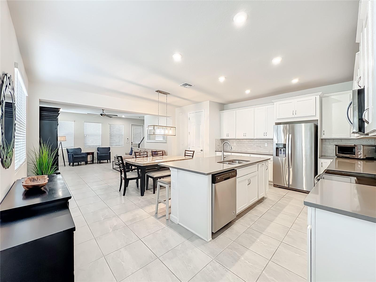 Image 5 of 76 For 16329 Prairie School Drive