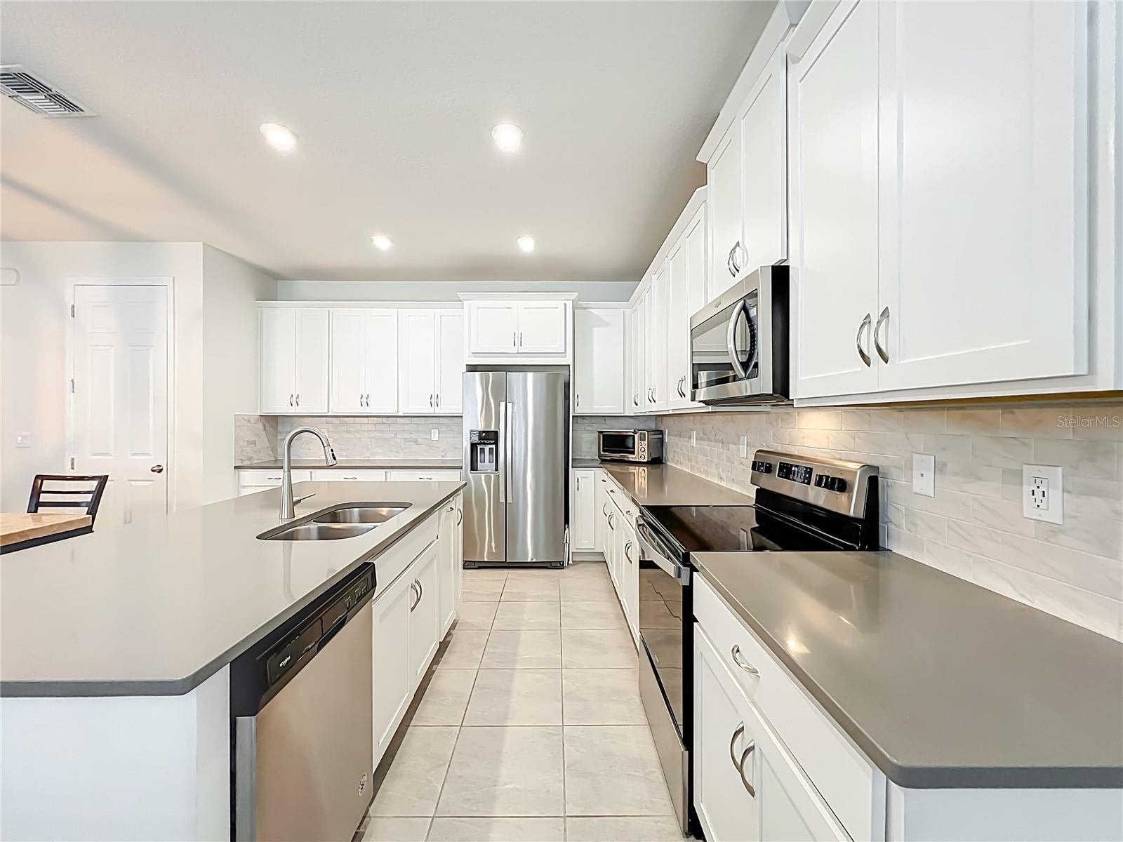 Image 6 of 76 For 16329 Prairie School Drive