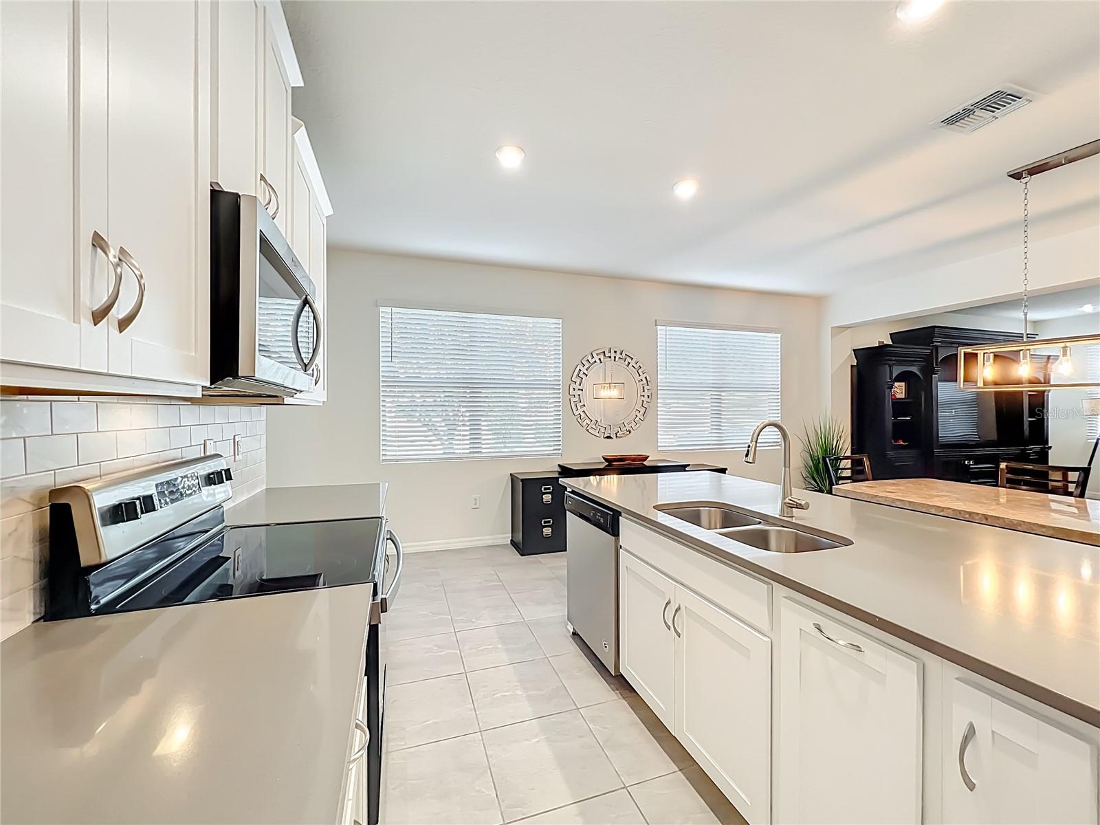 Image 7 of 76 For 16329 Prairie School Drive