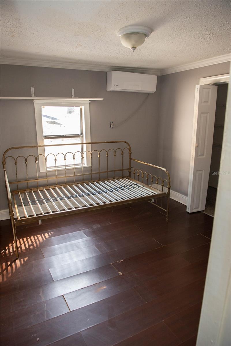 Image 15 of 23 For 4309 Rio Grande Avenue