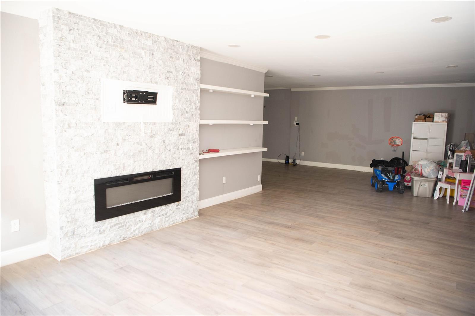 Image 8 of 23 For 4309 Rio Grande Avenue