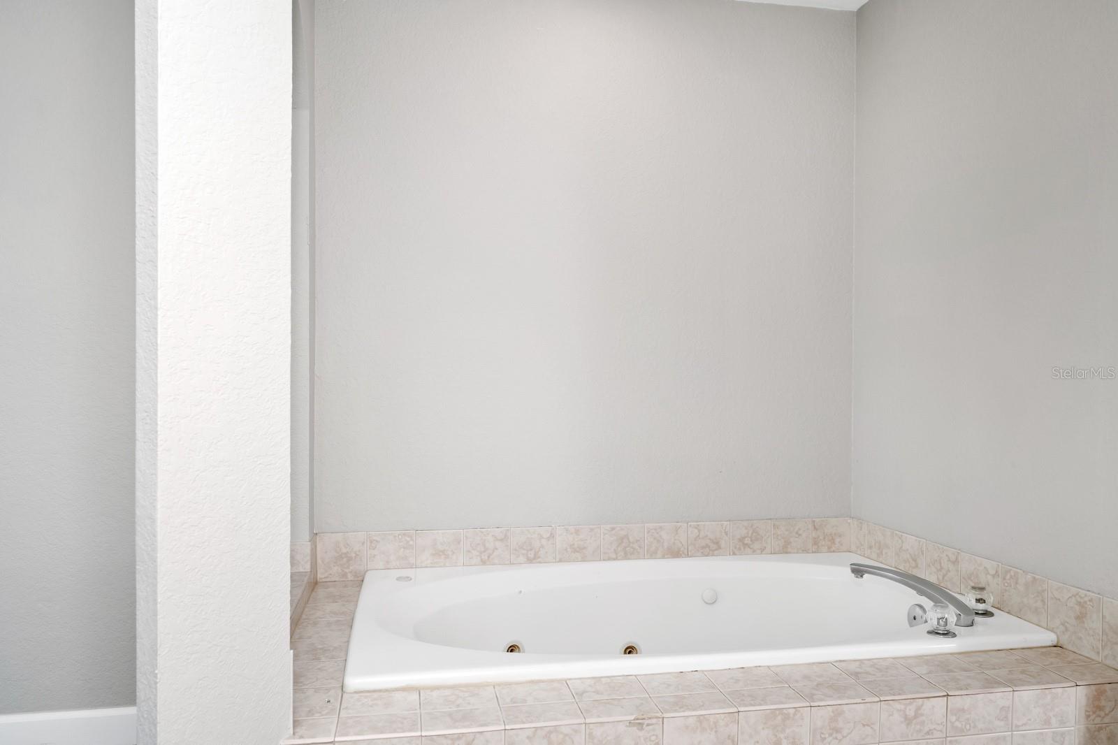 Image 18 of 50 For 7503 Atlantis Way G202