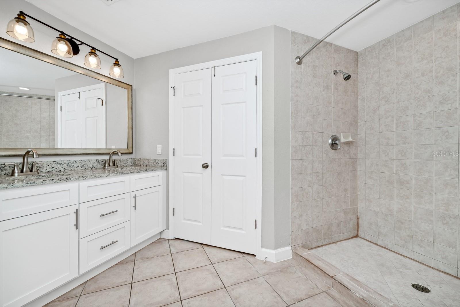 Image 19 of 50 For 7503 Atlantis Way G202