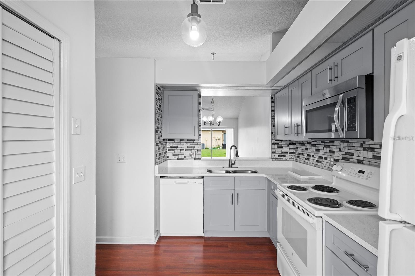 Image 4 of 18 For 3125 Sandy Shore Lane