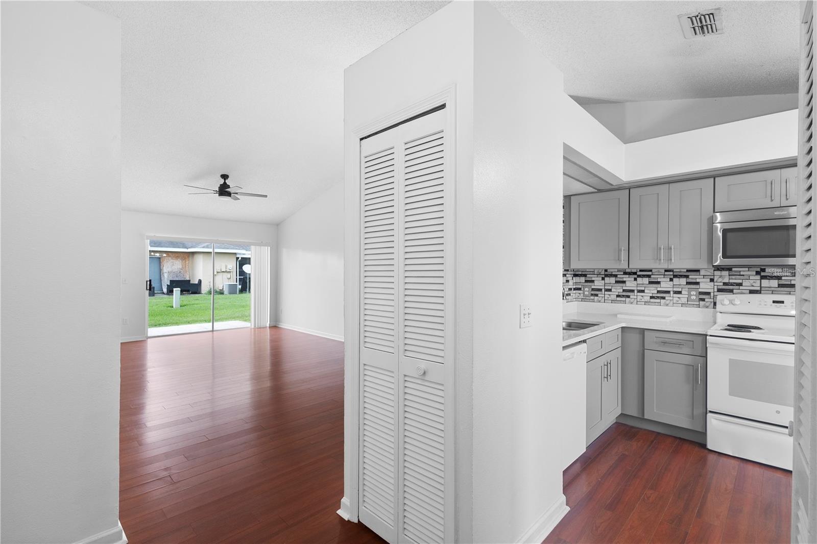 Image 5 of 18 For 3125 Sandy Shore Lane