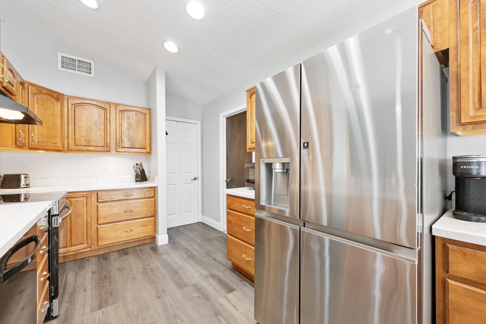 Image 11 of 40 For 9501 Holbrook Drive