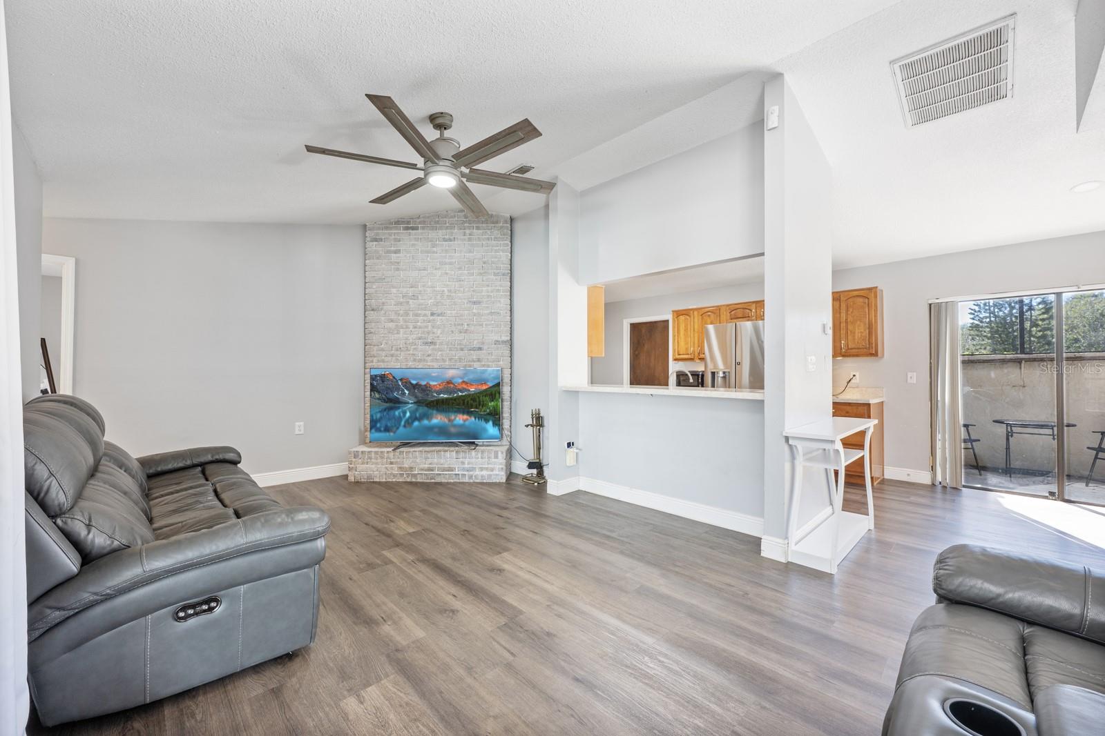 Image 8 of 40 For 9501 Holbrook Drive