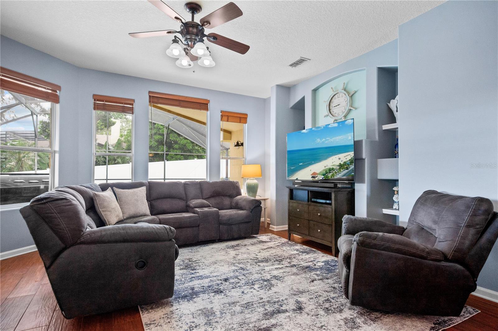 Image 8 of 72 For 13422 Via Roma Circle